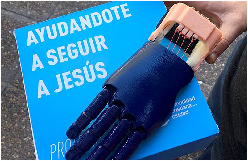 Photo showing a prosthetic hand.